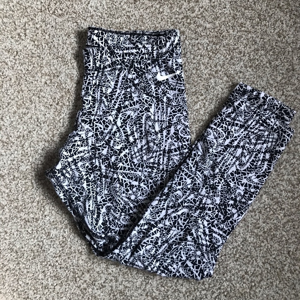 Nike cropped leggings size small